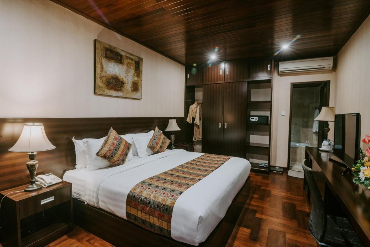 Arthur Suites By Mahavilas Kuta  Exterior photo